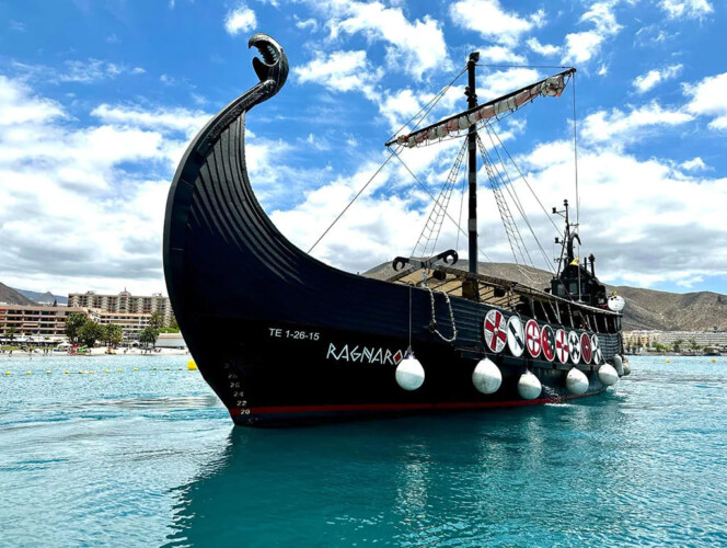 Barco Vikingo Tenerife Ragnarok Avistamiento de Ballenas 13