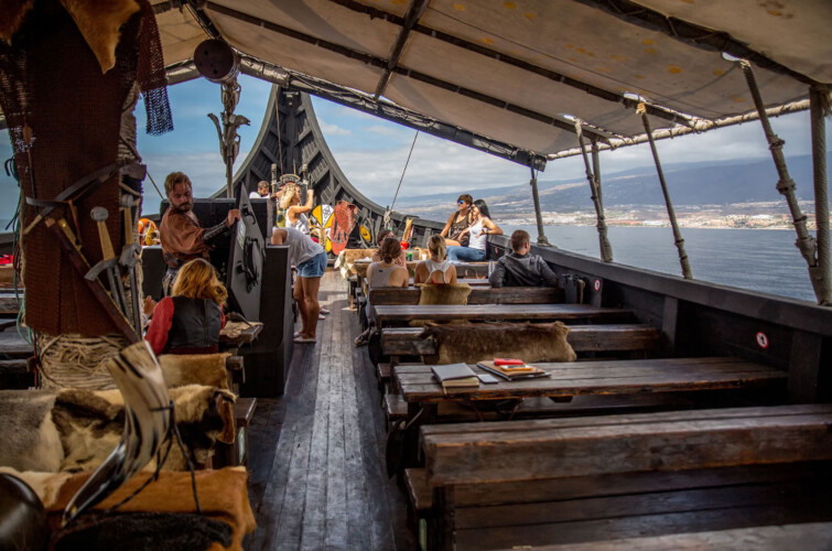 Barco Vikingo Tenerife Ragnarok Avistamiento de Ballenas 7